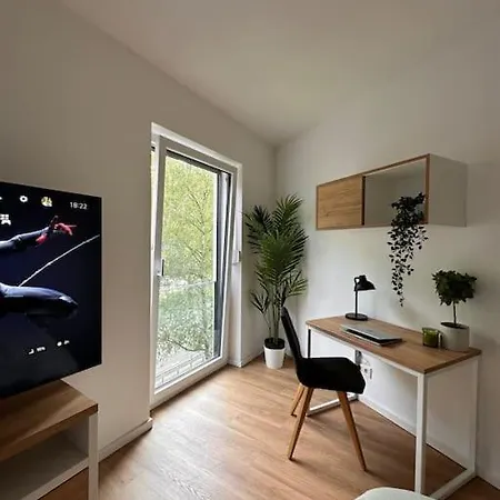 Daire Charming Near Signal Iduna & Center *