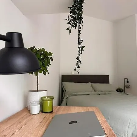 Charming Apt Near Signal Iduna & City Center *
