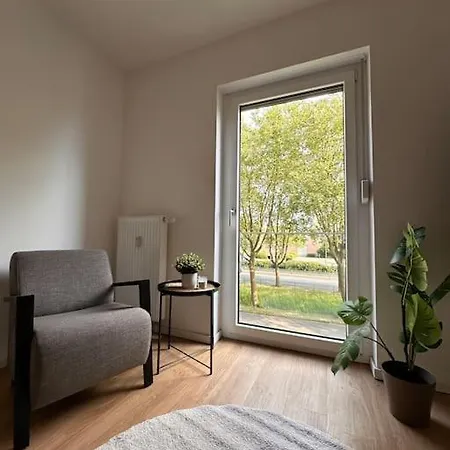 Charming Apt Near Signal Iduna & City Center Apartment