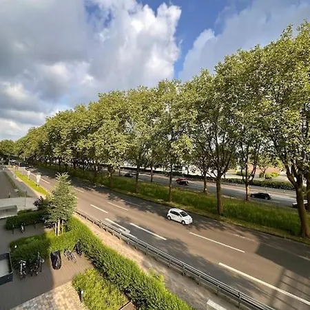 Appartamento Charming Near Signal Iduna & Center *